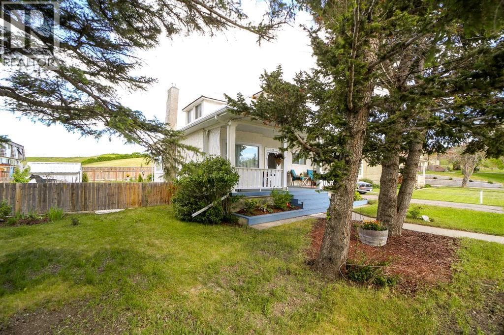 1158 Albert Avenue — photo 3