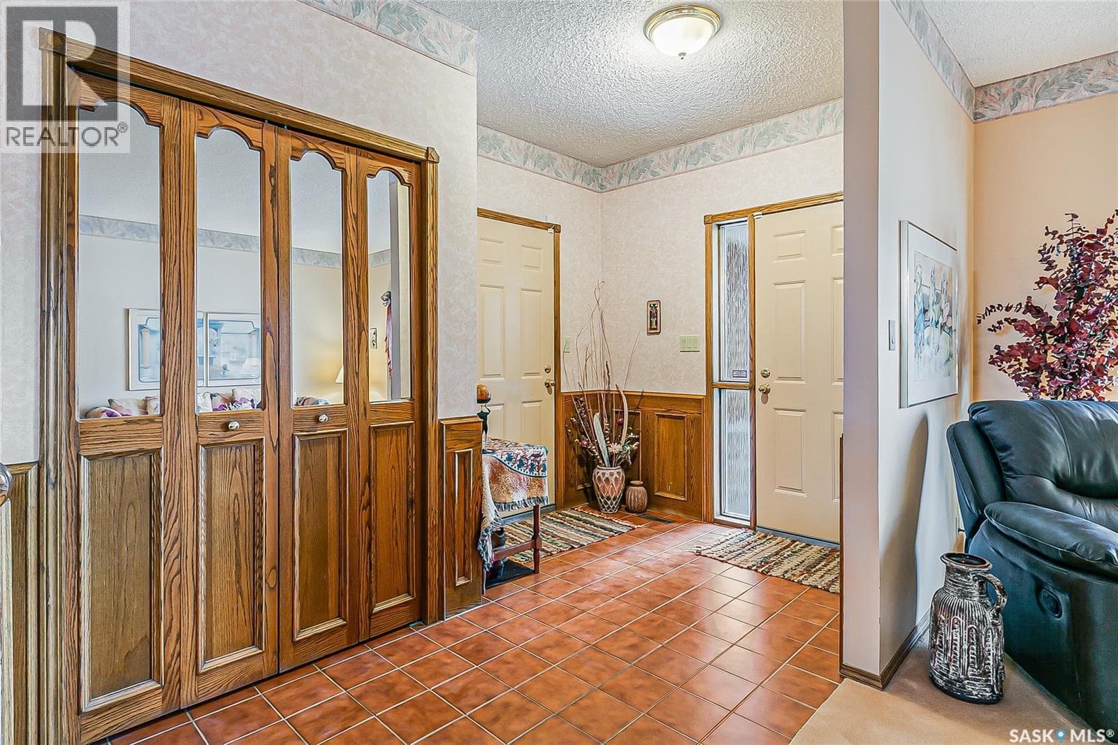 3311 Robinson STREET — photo 2