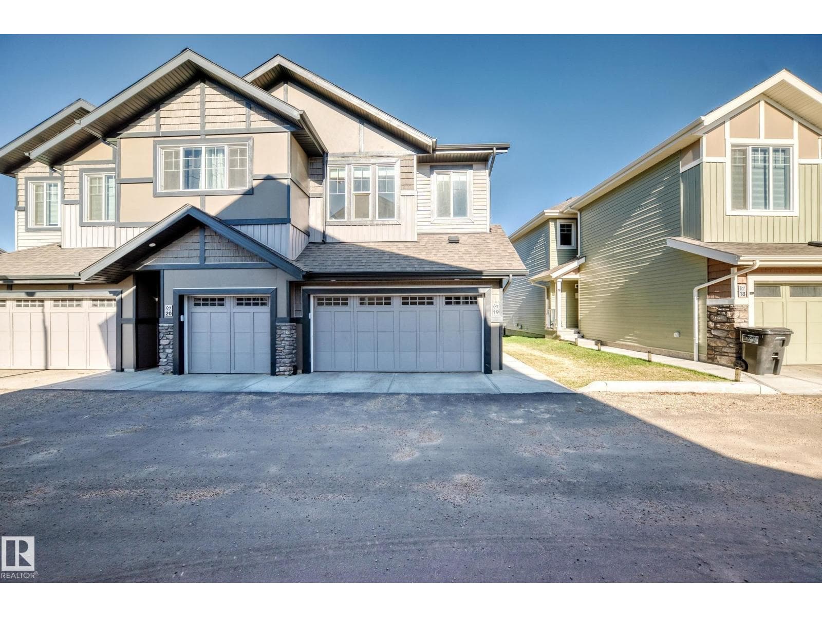 #19 740 DANIELS WY SW