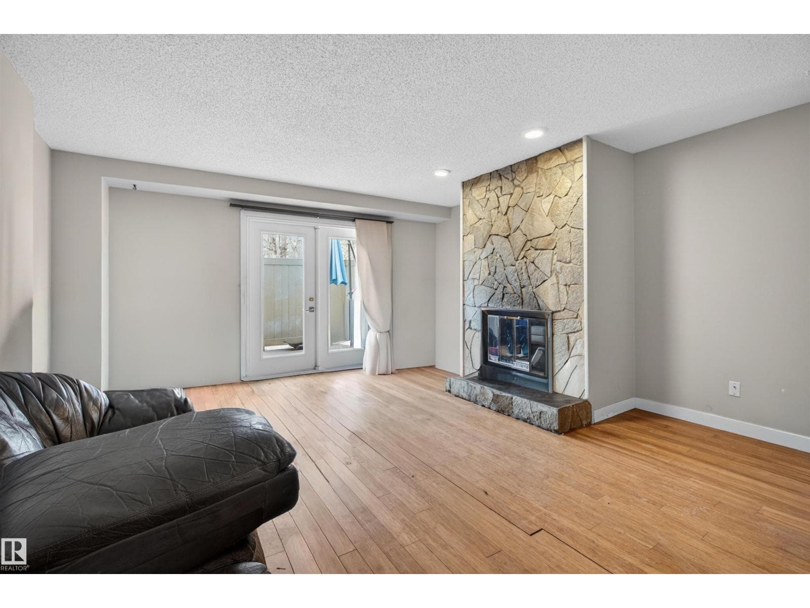 10344A 121 ST NW — photo 3