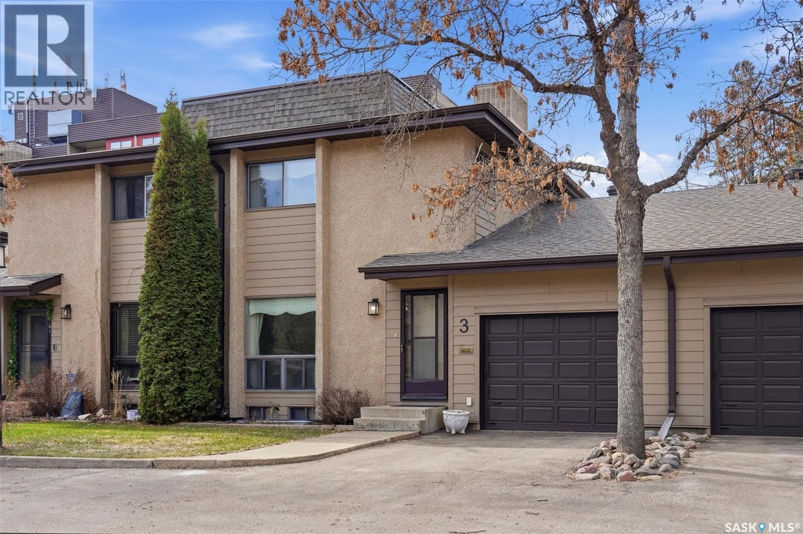 3 425 Pinehouse DRIVE — photo 2