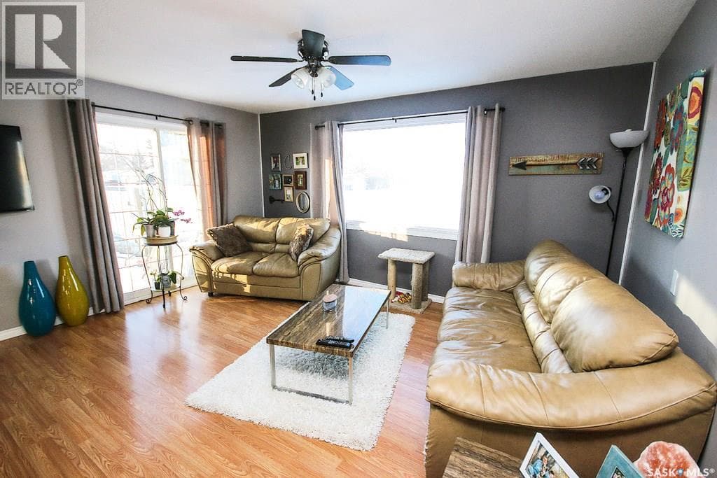 646 Albert STREET — photo 4