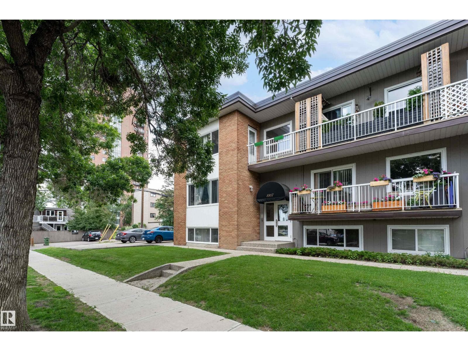 #5 8807 101 ST NW