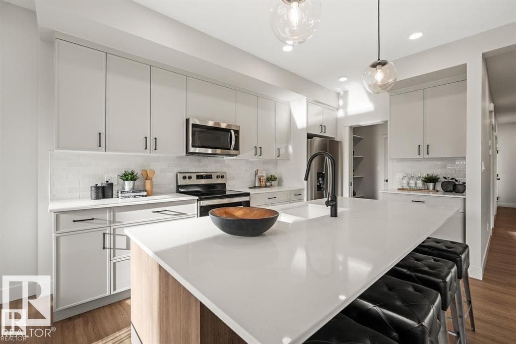 24 Grayson GR — photo 2