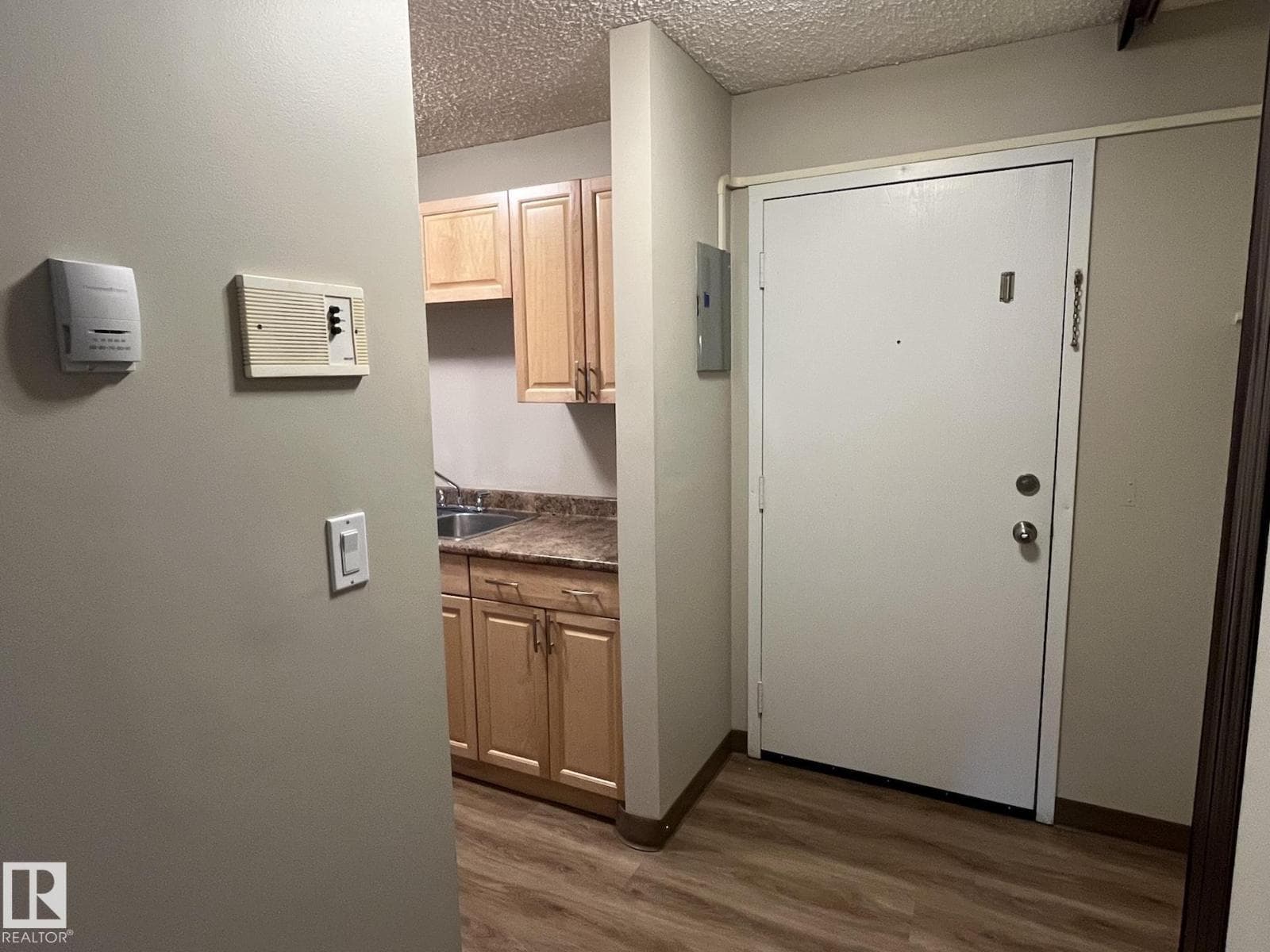 #205 51 BROWN ST — photo 3