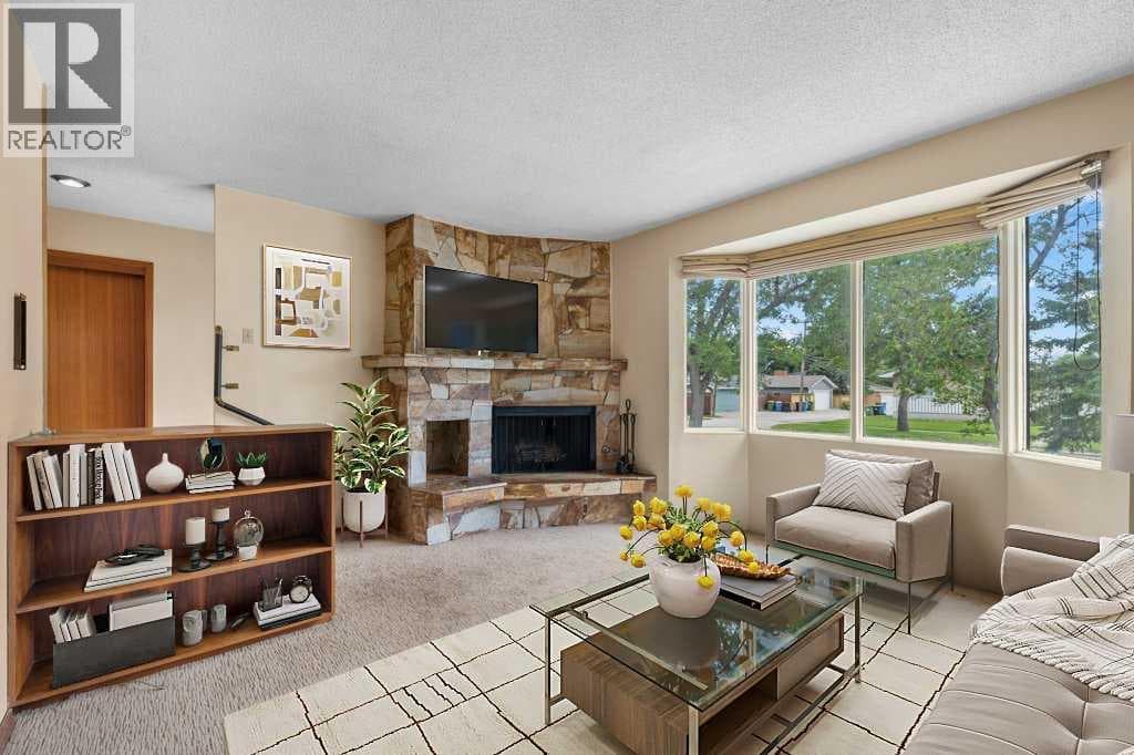 4207 Brisebois Drive NW — photo 2