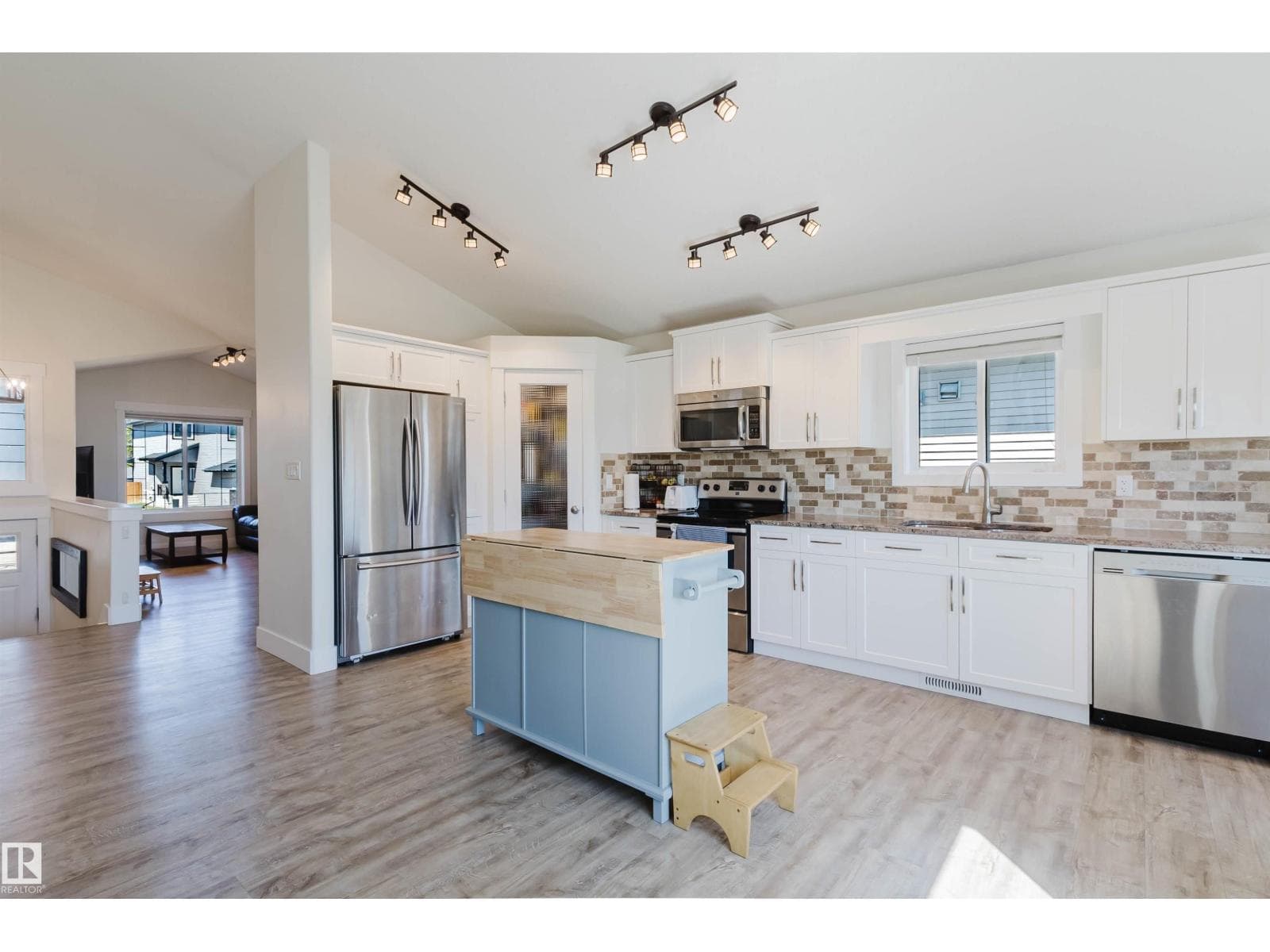 5201 Bon Acres CR — photo 4