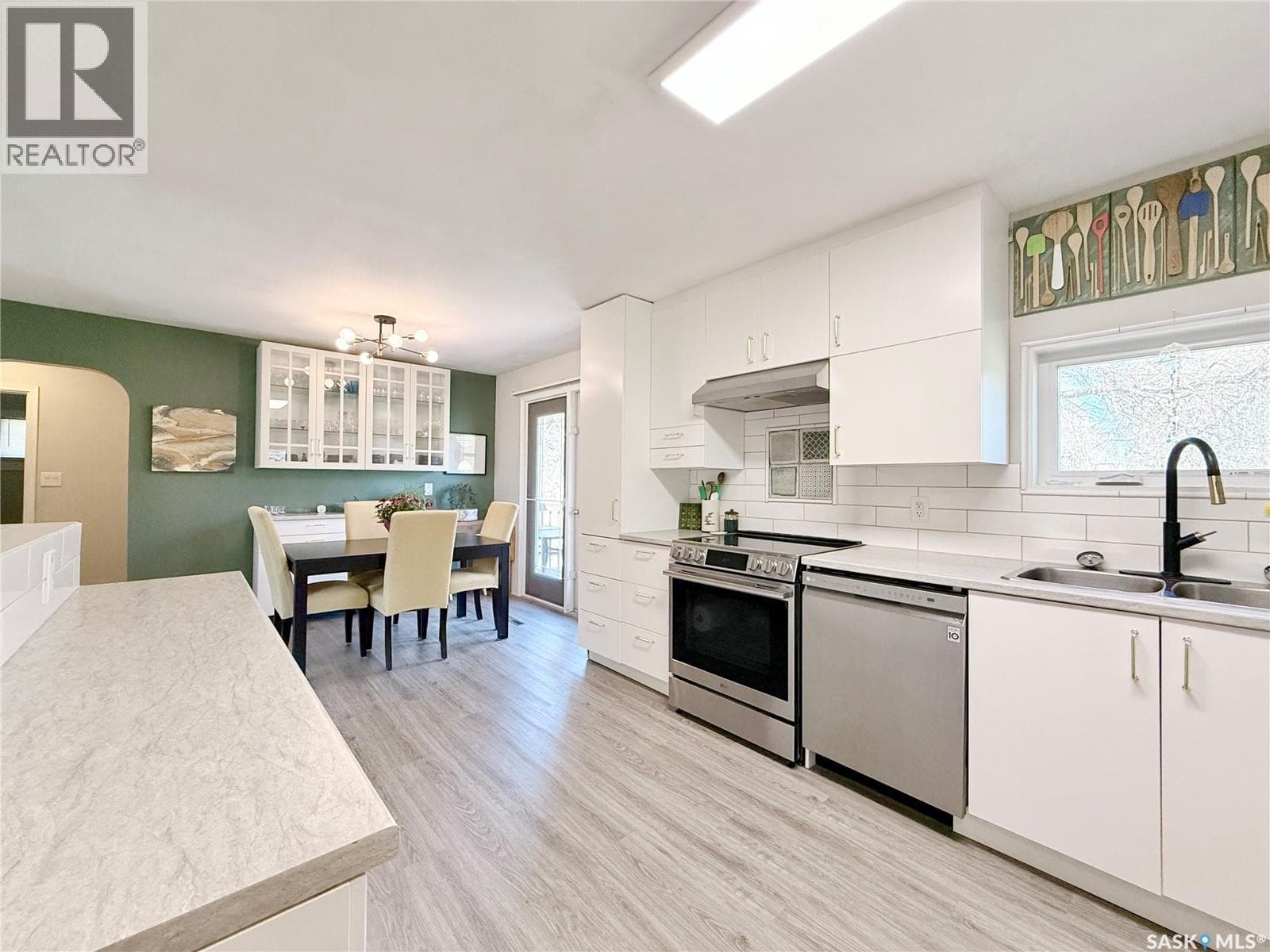219 Thomson STREET — photo 4