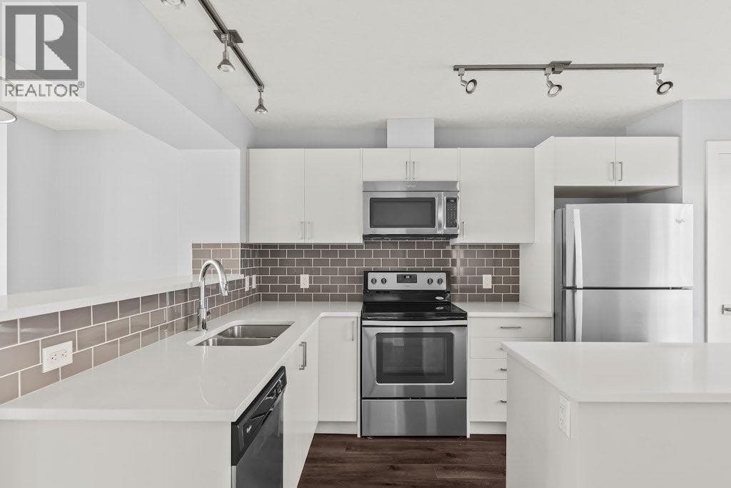 4 Evanscrest Gardens NW — photo 2