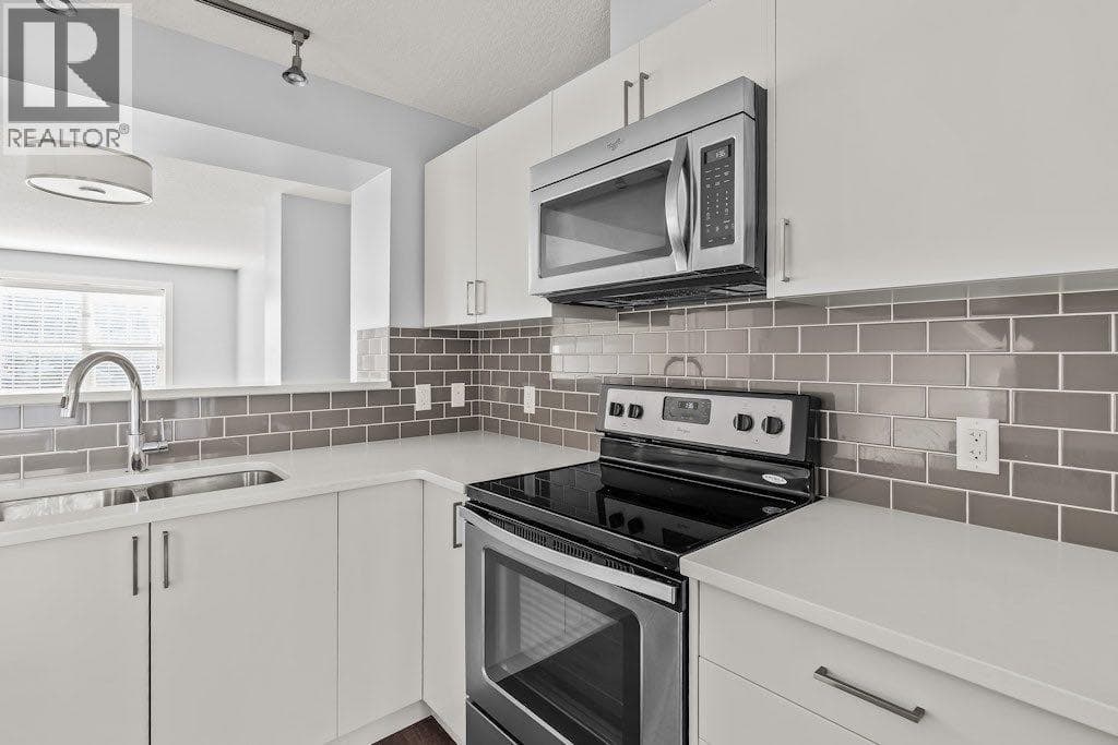 4 Evanscrest Gardens NW — photo 3