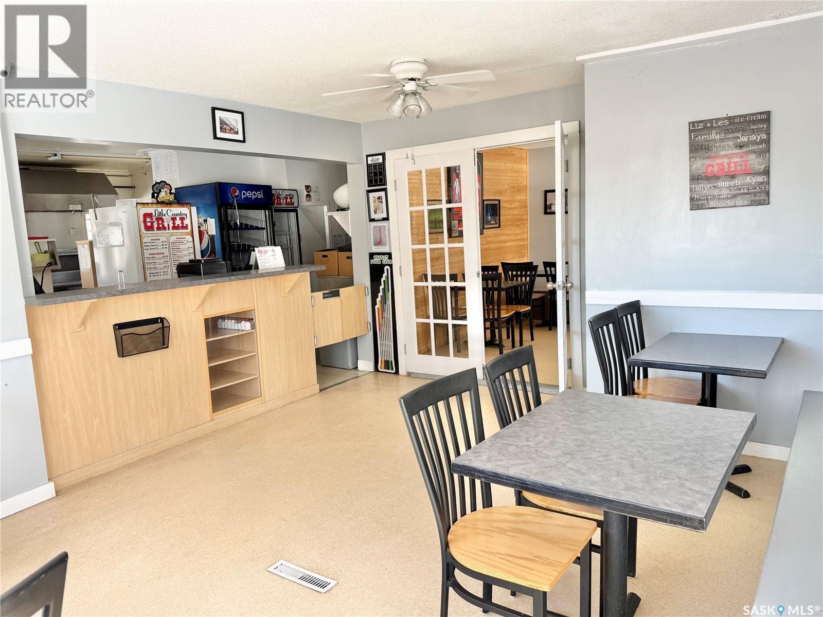 20239 Grid 793 - Little Country Grill — photo 5