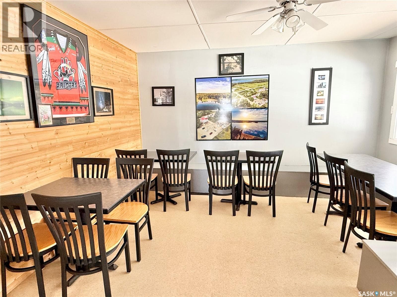 20239 Grid 793 - Little Country Grill — photo 4