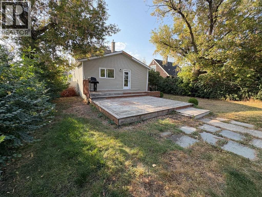 5821 44 Avenue — photo 3