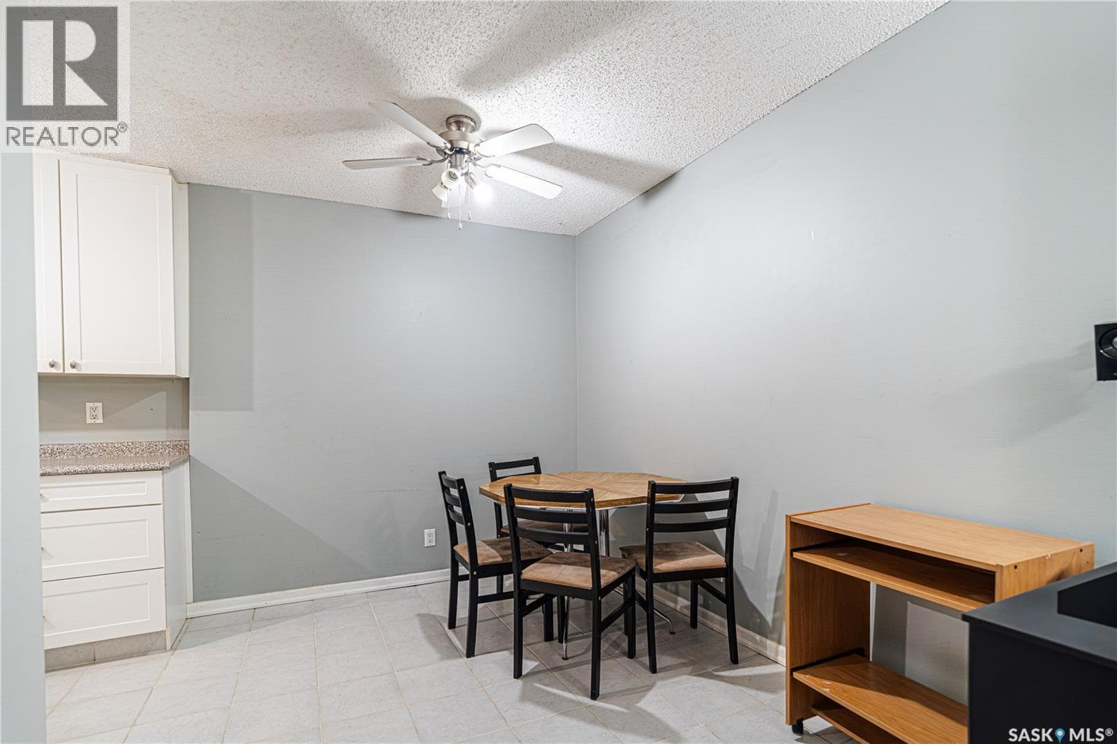 18 4219 Degeer STREET — photo 2
