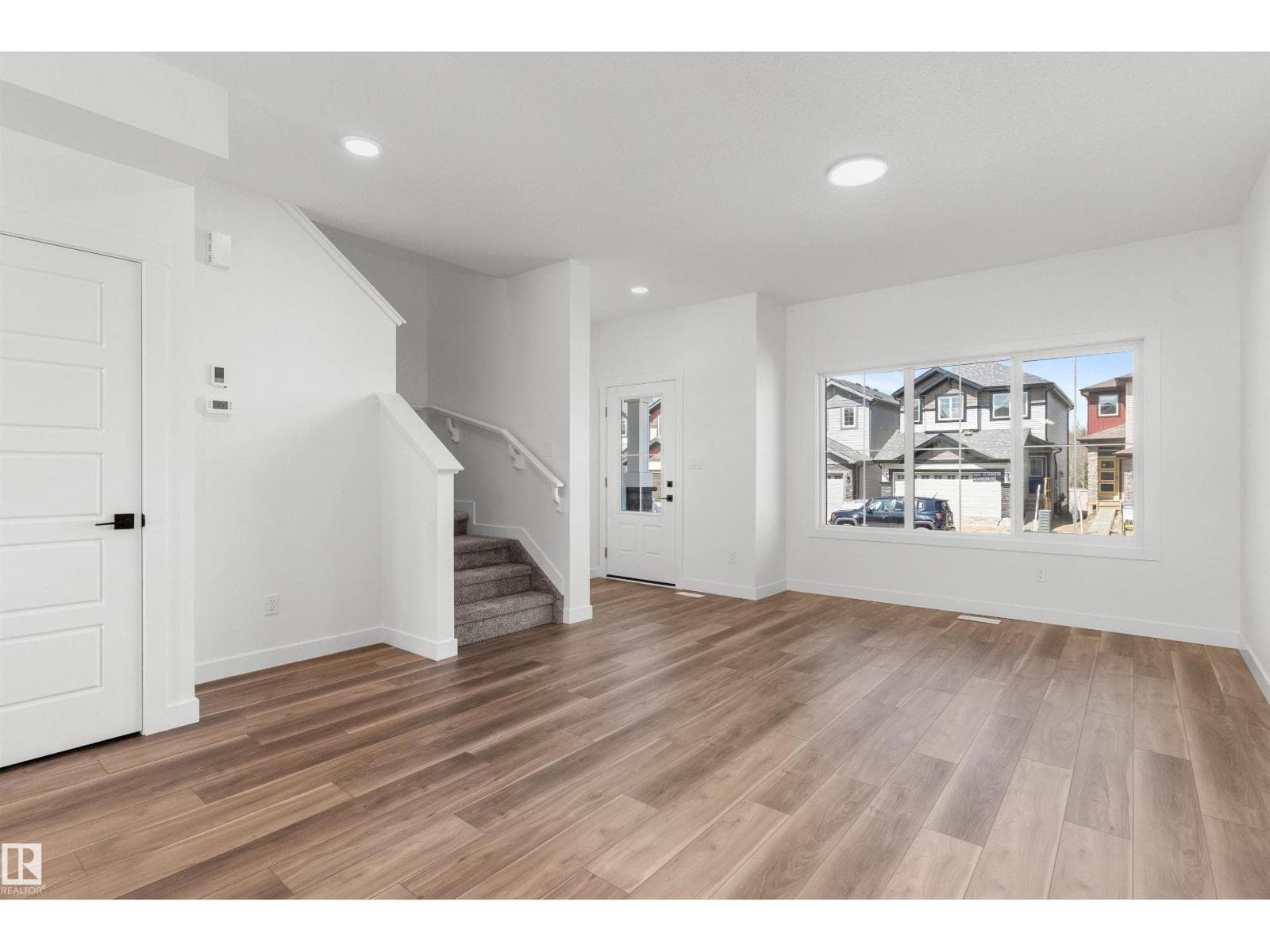 20619 43 AV NW — photo 4
