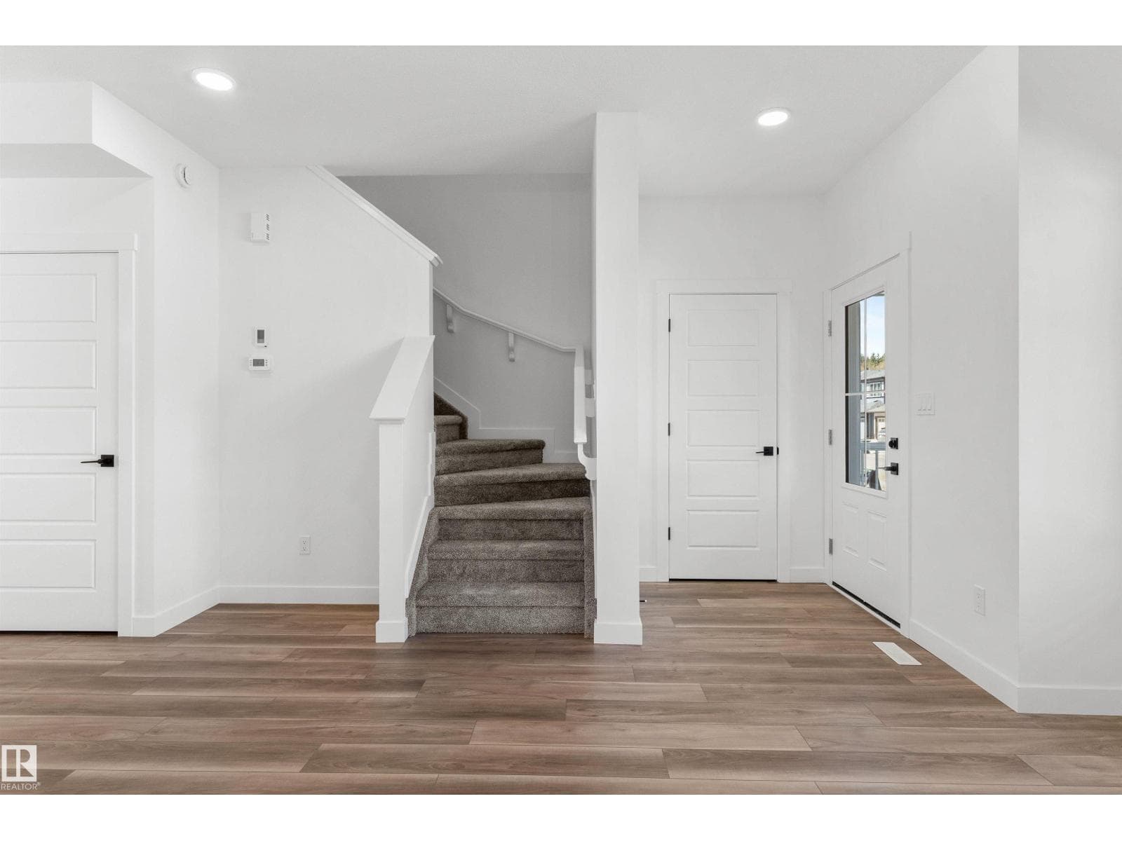 20619 43 AV NW — photo 3