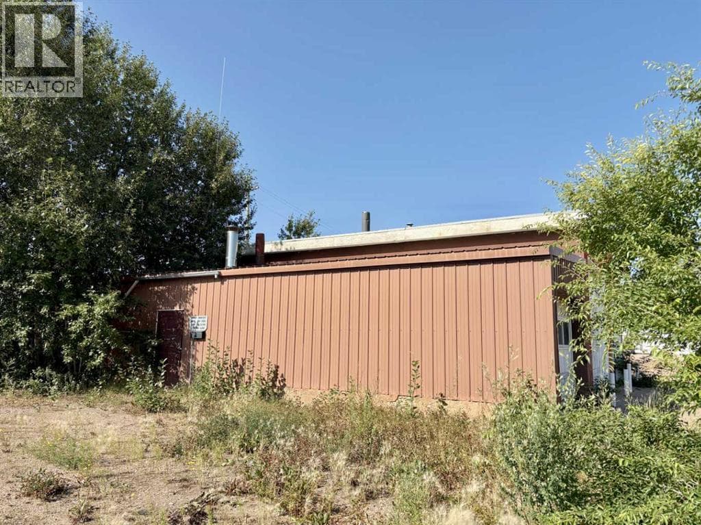 5021 47 Avenue — photo 4