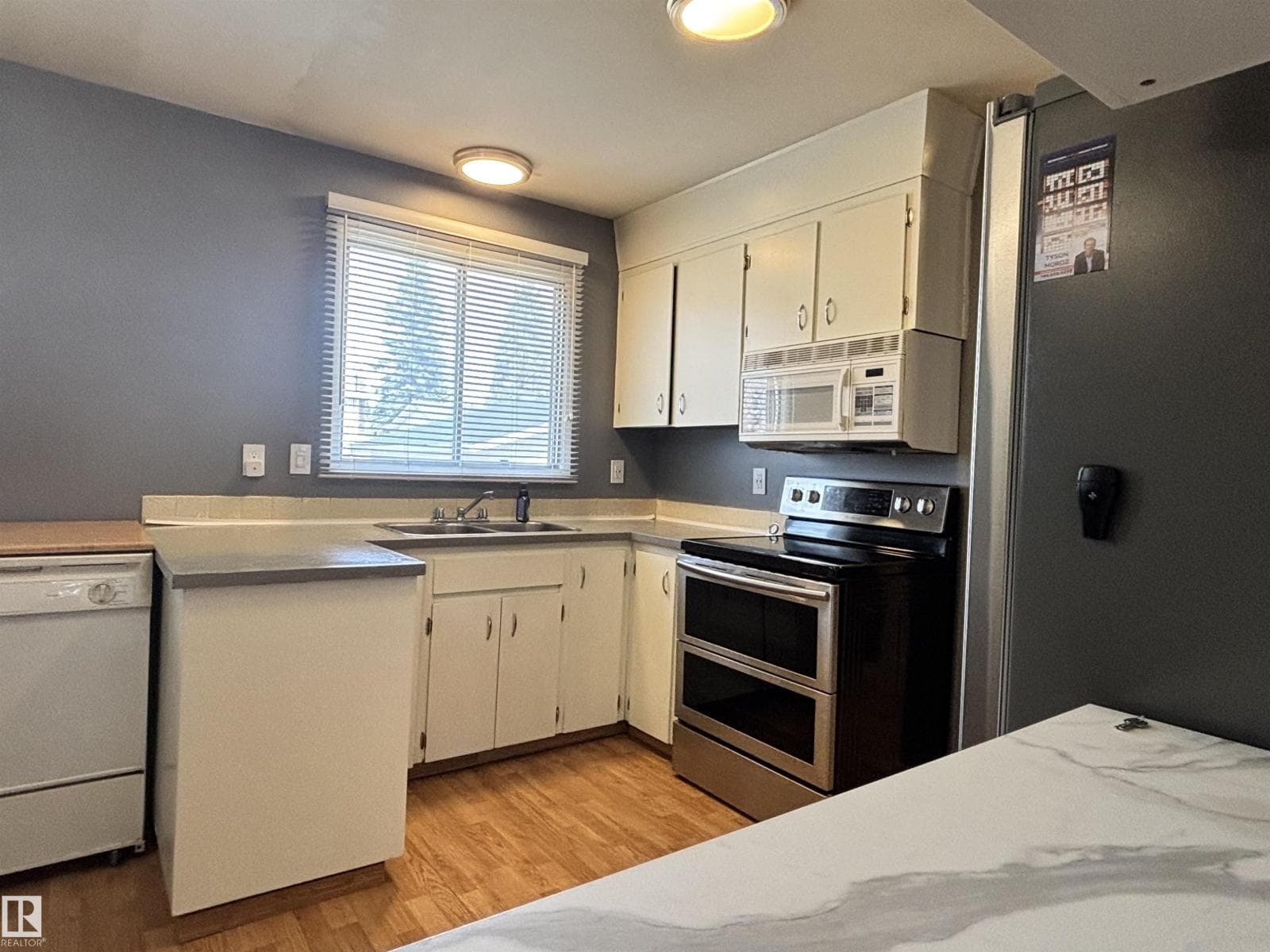 155 BROOKWOOD DR — photo 3