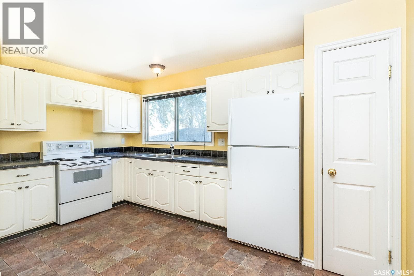 1742 Richardson ROAD — photo 3