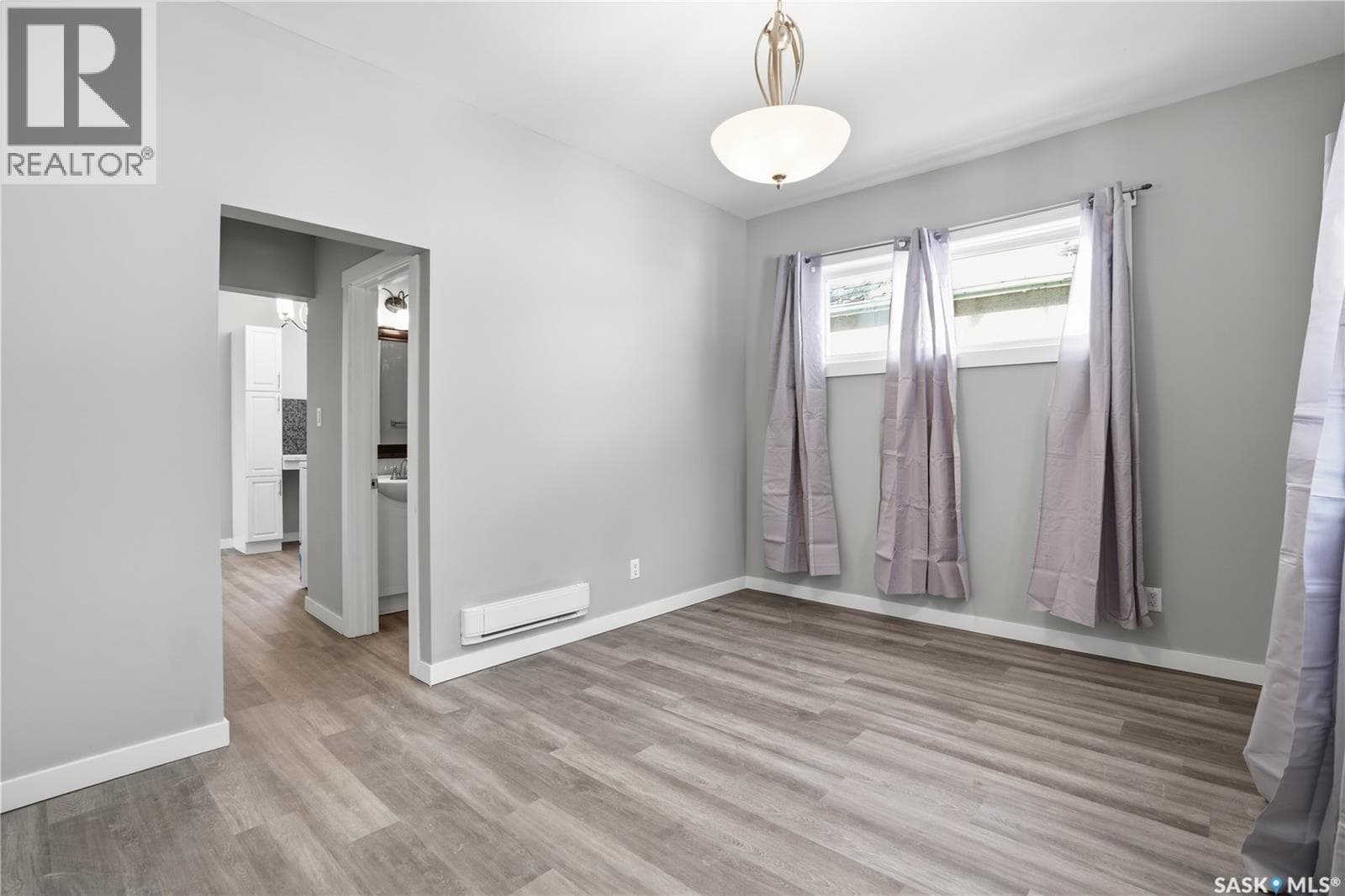 726 Cameron STREET — photo 4