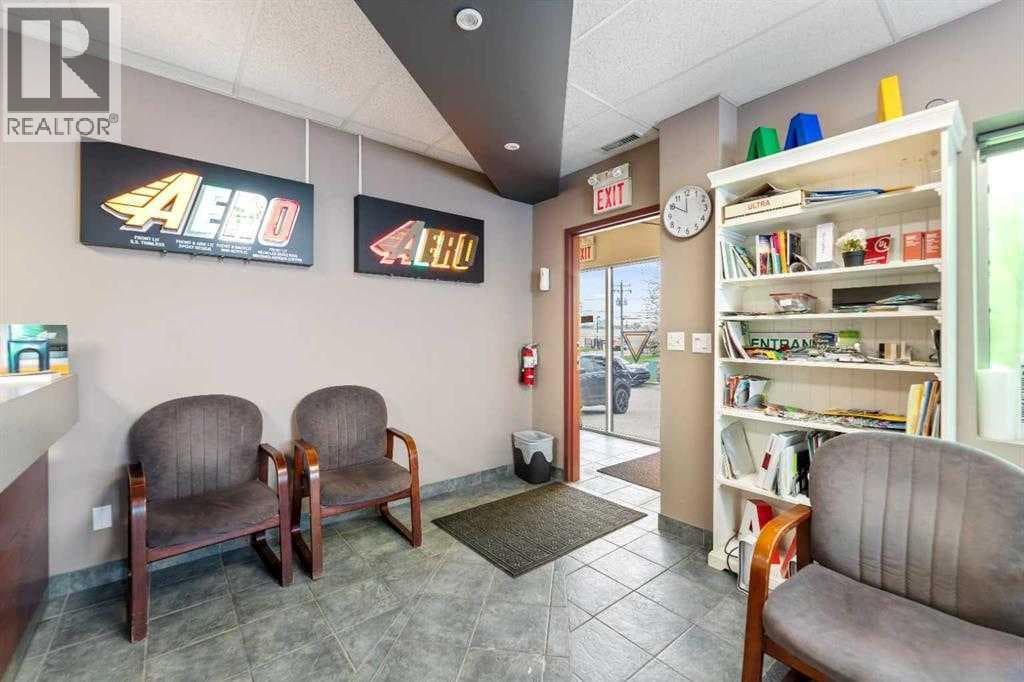 4852 50 Avenue NE — photo 4