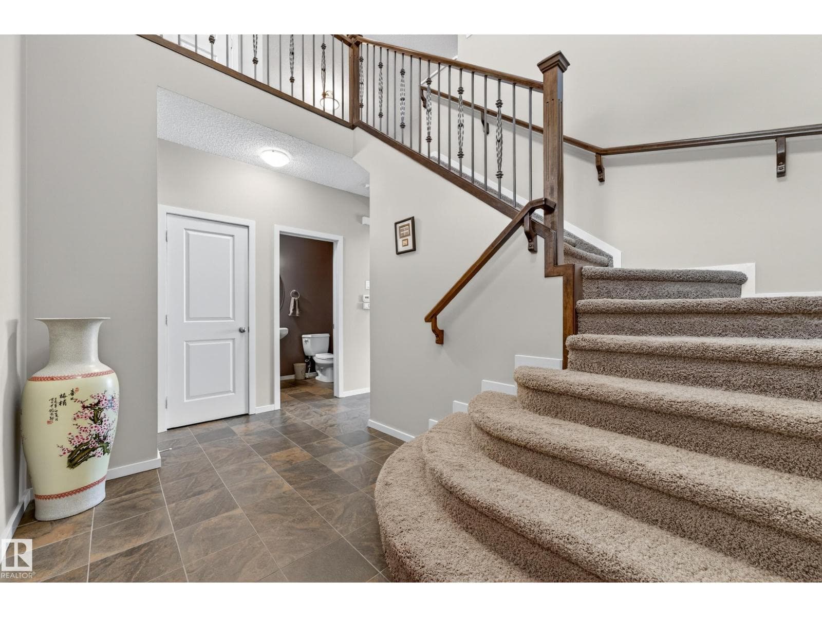 22055 95 AV NW — photo 5