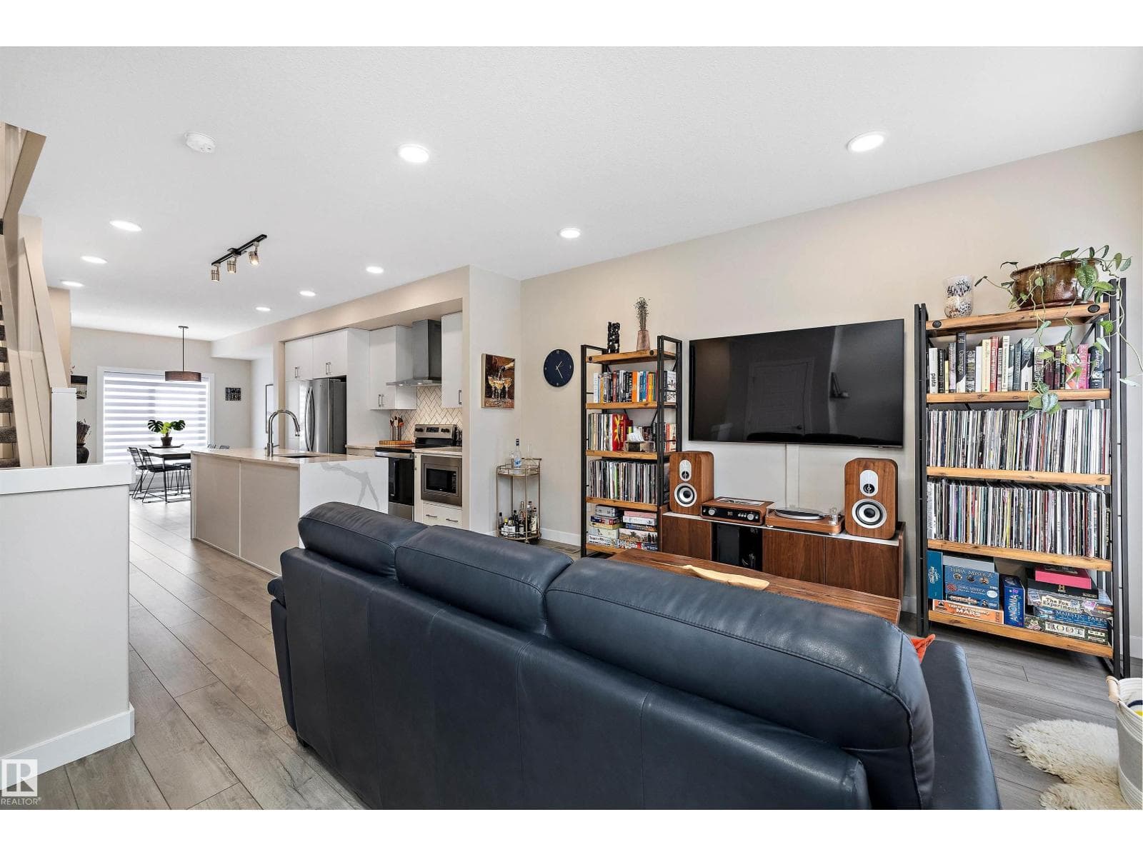 7817 YORKE RD NW — photo 3