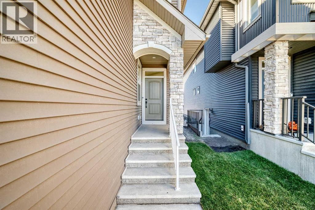 105 Corner Glen Green NE — photo 2
