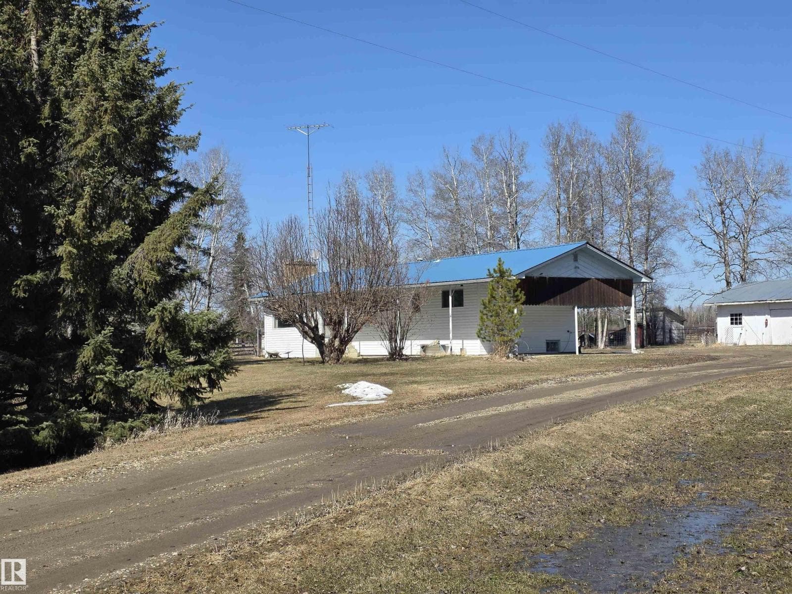 8118 HWY 620 — photo 2