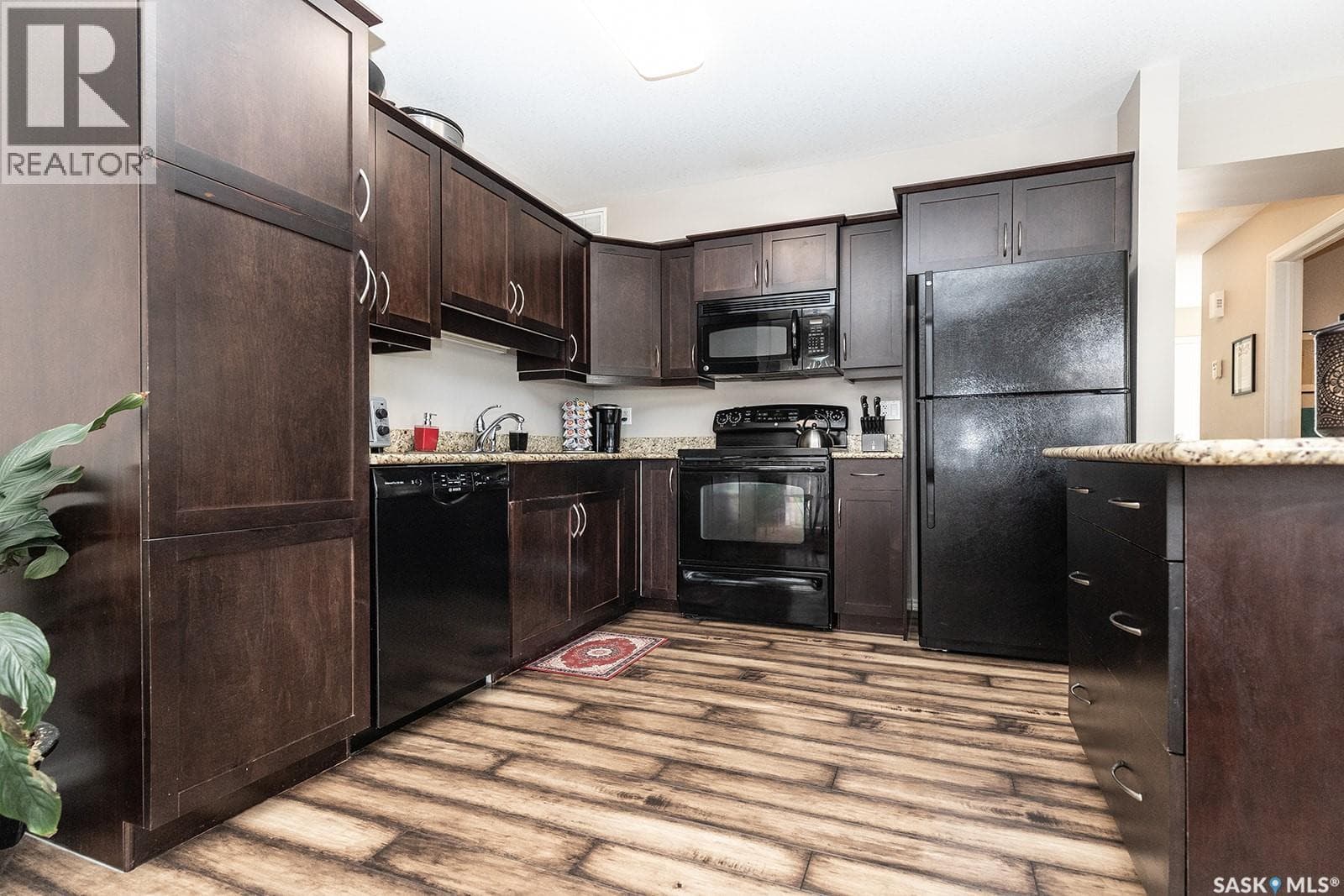 214 615 Lynd CRESCENT — photo 4