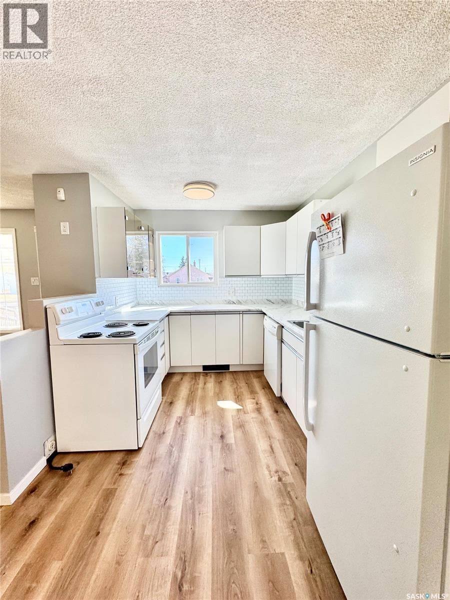 624 7th STREET E — photo 3