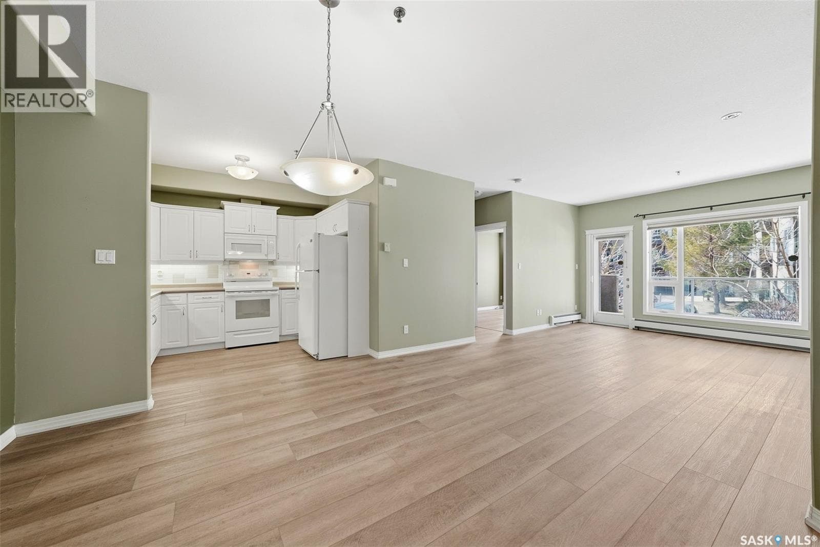 113 110 Armistice WAY — photo 2