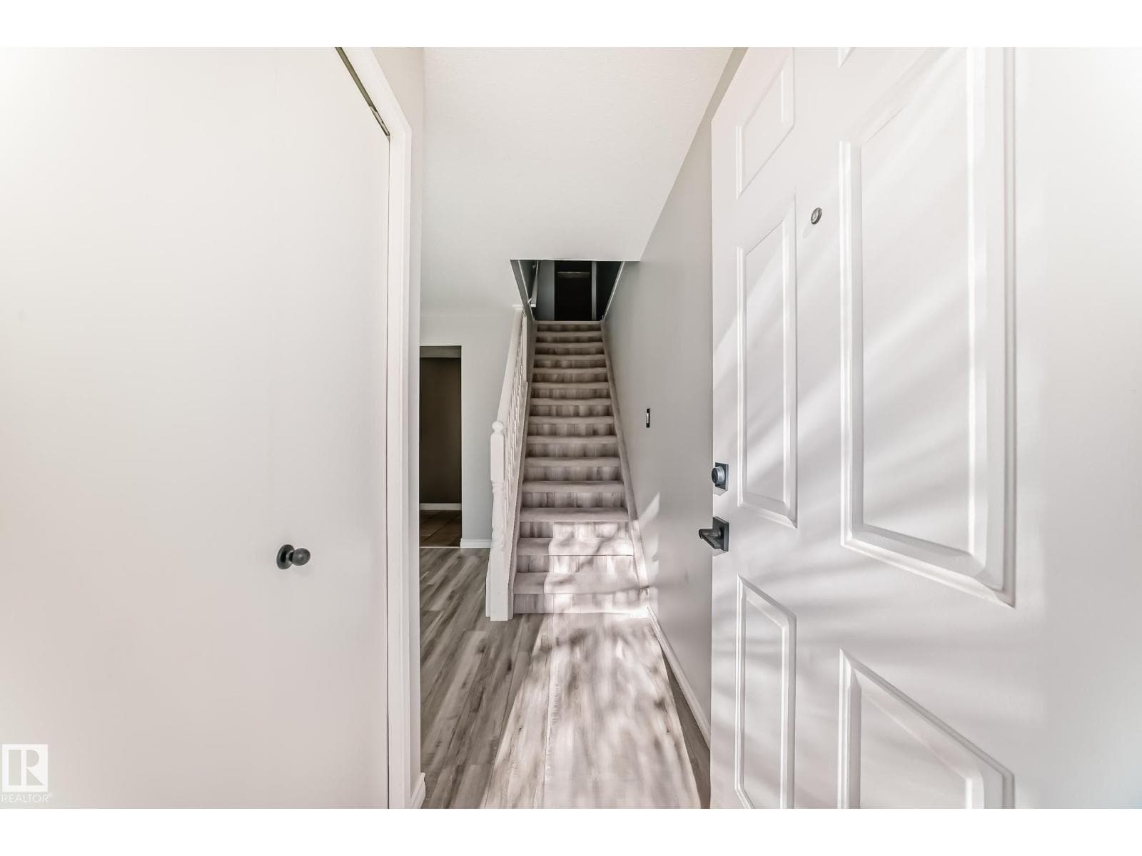 10226 152 ST NW — photo 5