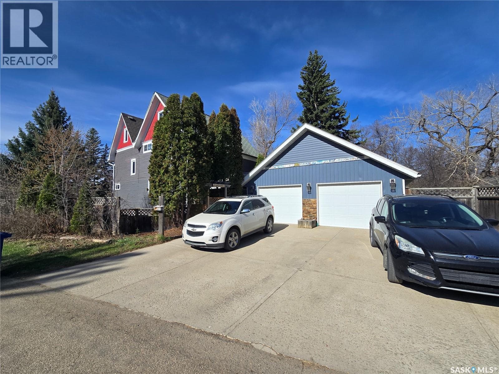 717 Coteau AVENUE — photo 2