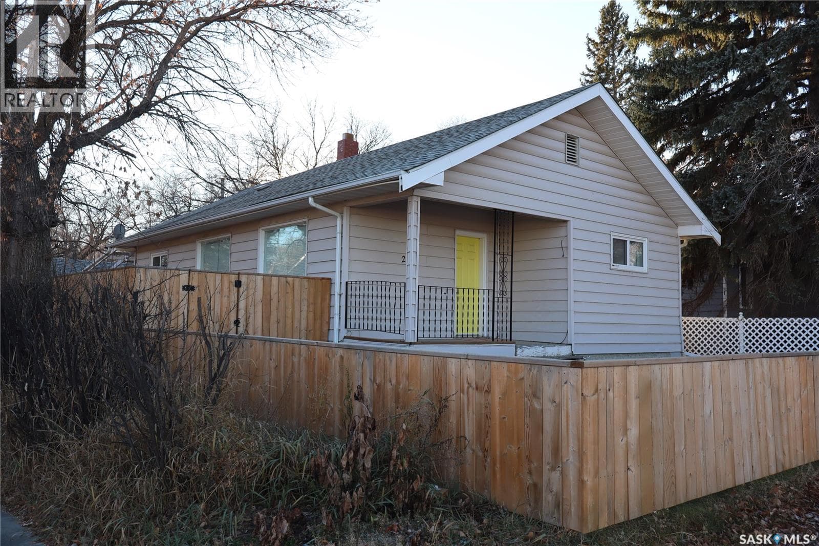203 5th AVENUE W