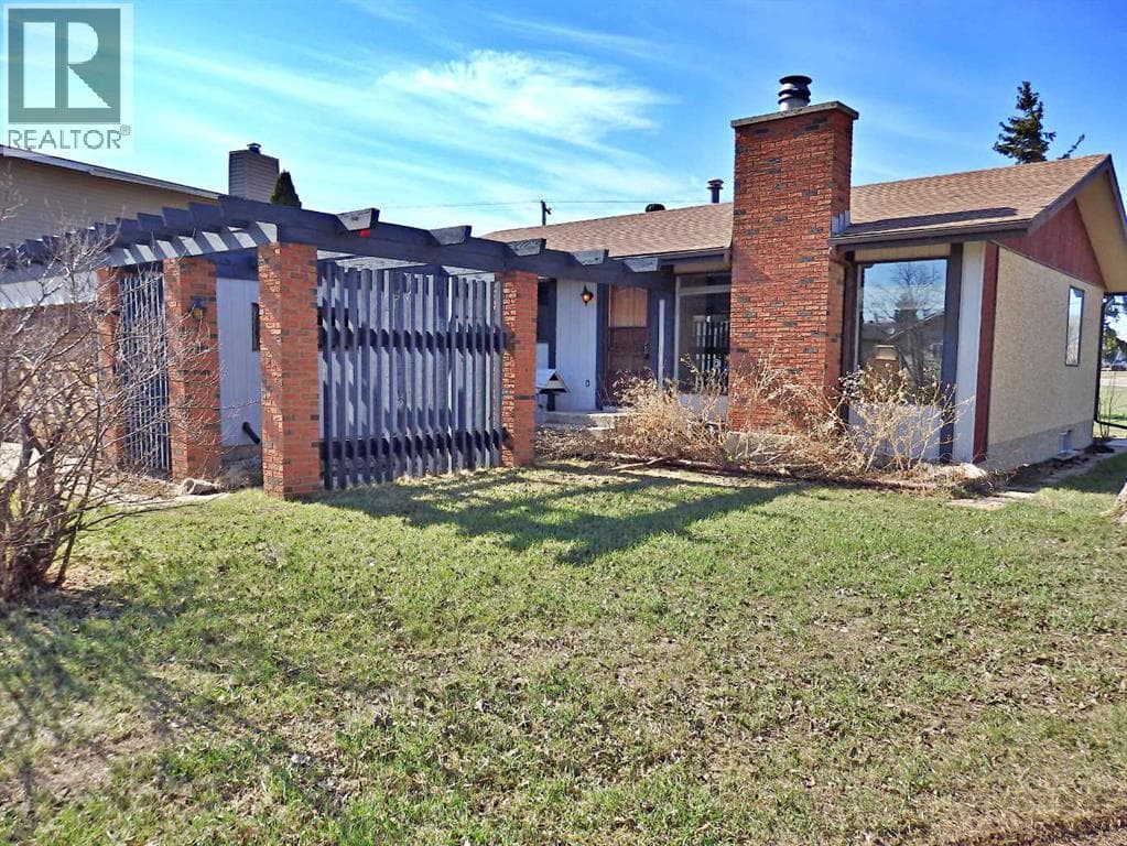 4243 48A Avenue — photo 3