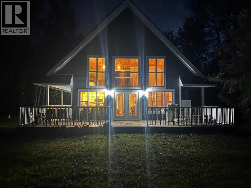 151 Peace River Avenue — photo 2