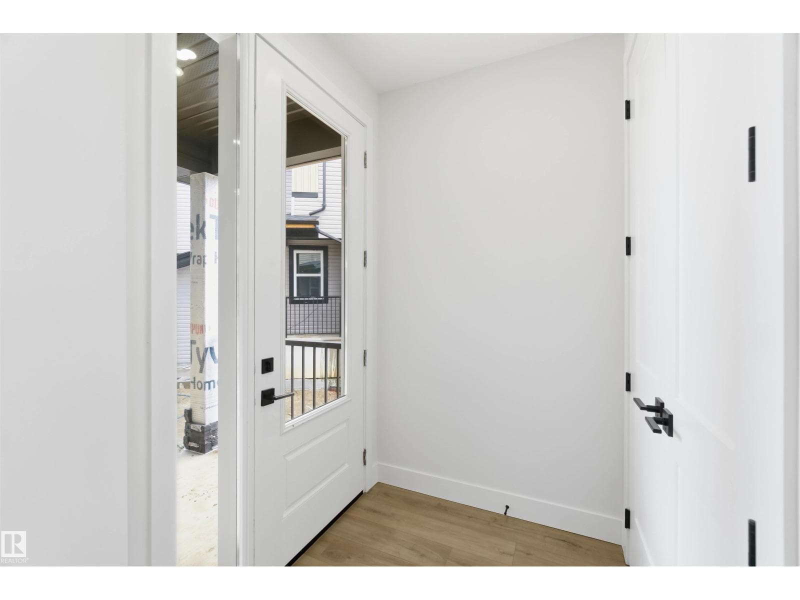 417 PINE PT — photo 2