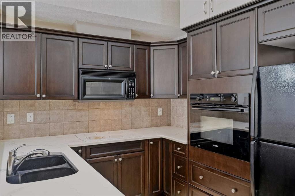 104, 60 Royal Oak Plaza NW — photo 5