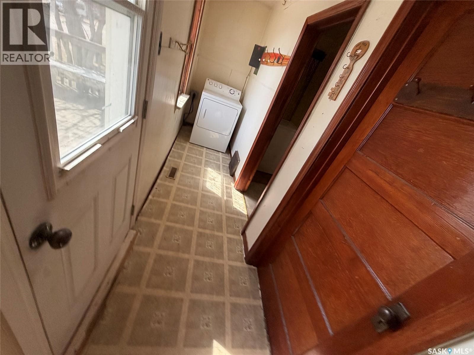 639 Albert STREET — photo 5
