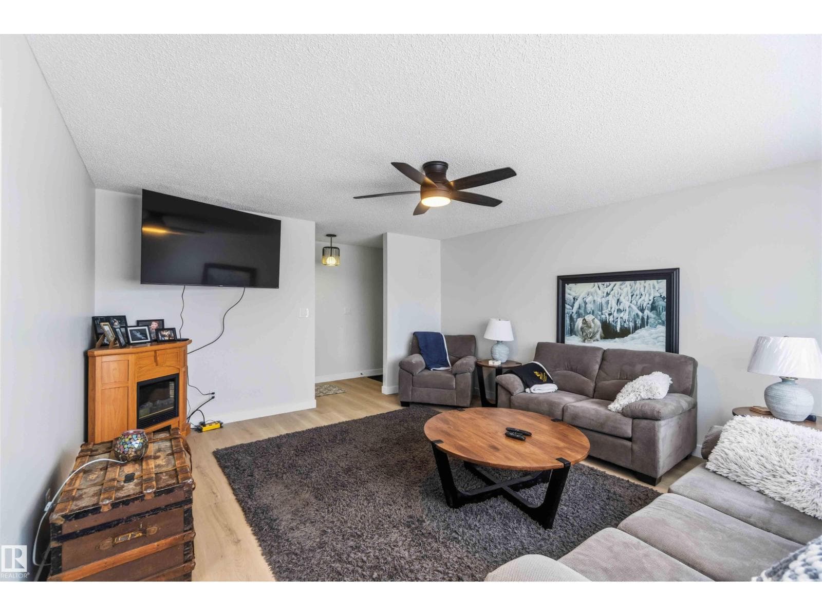 4615 49 AV — photo 4