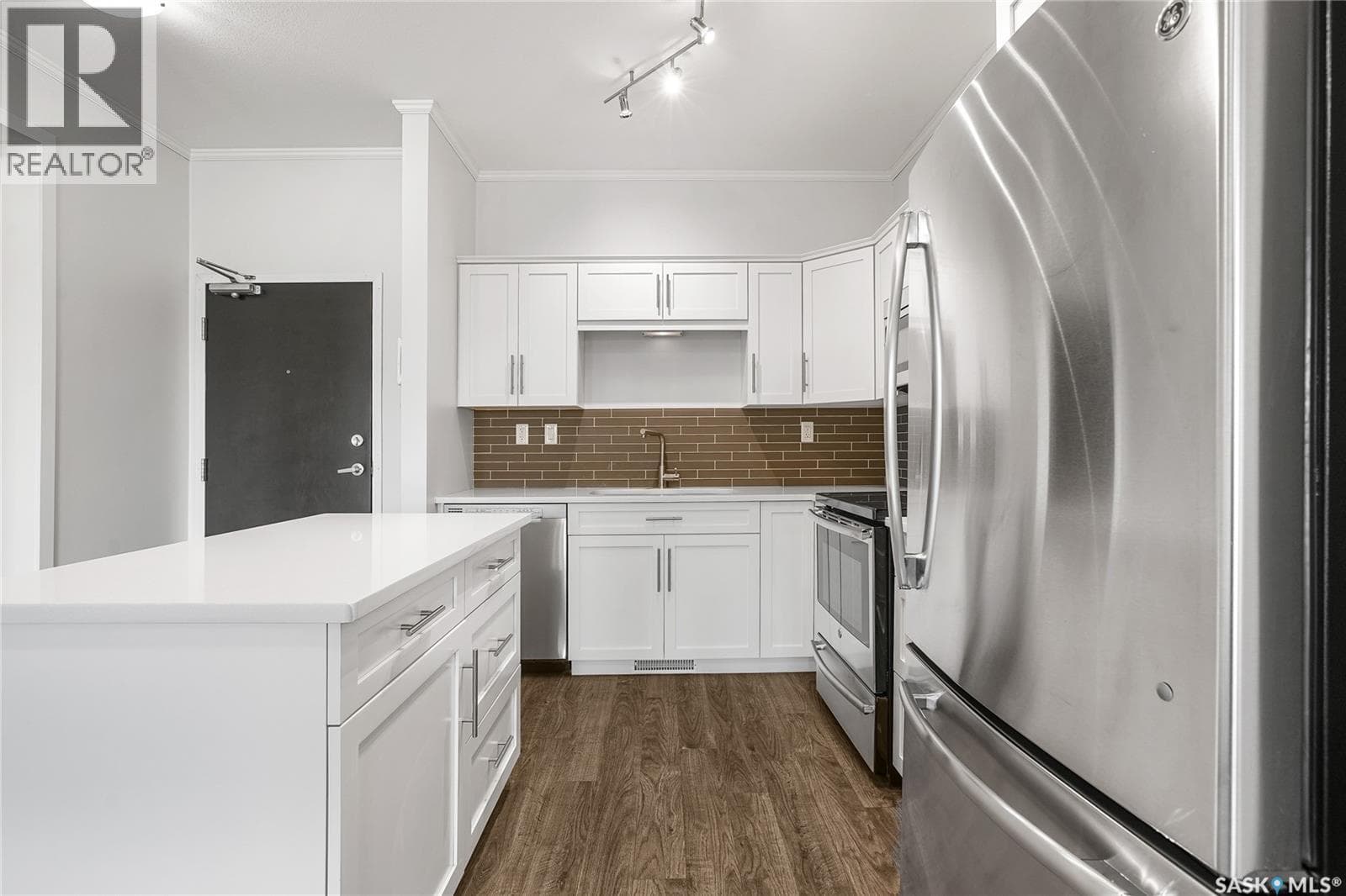 104 545 Hassard CLOSE — photo 3