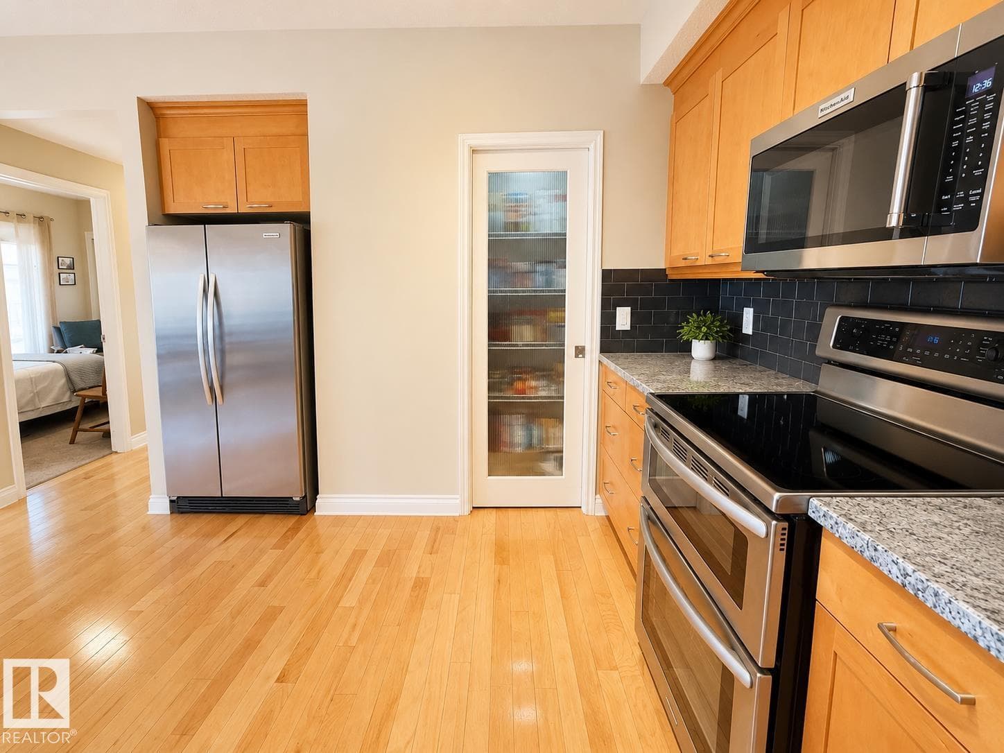 #301 9803 96A ST NW — photo 5