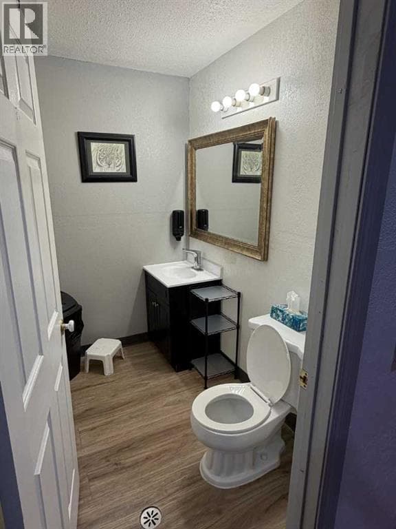 2 & 3, 4768 Riverside Drive — photo 4