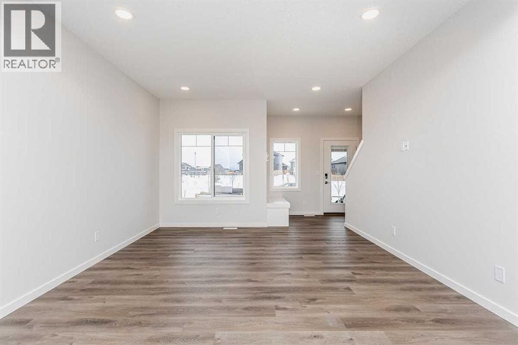 230 Heartwood Parade SE — photo 4