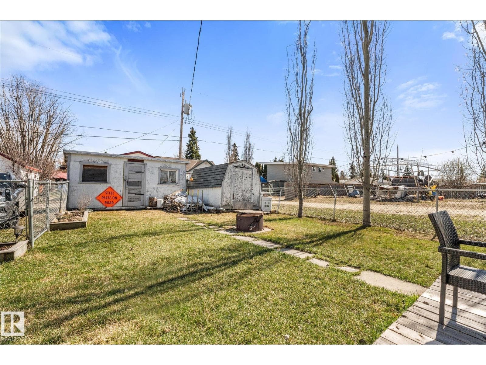5211 50 AV — photo 3