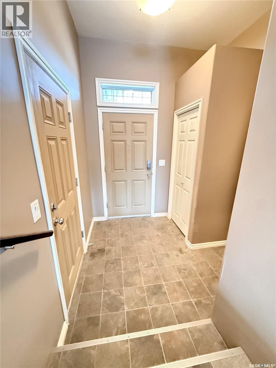 602 Barber CRESCENT — photo 2