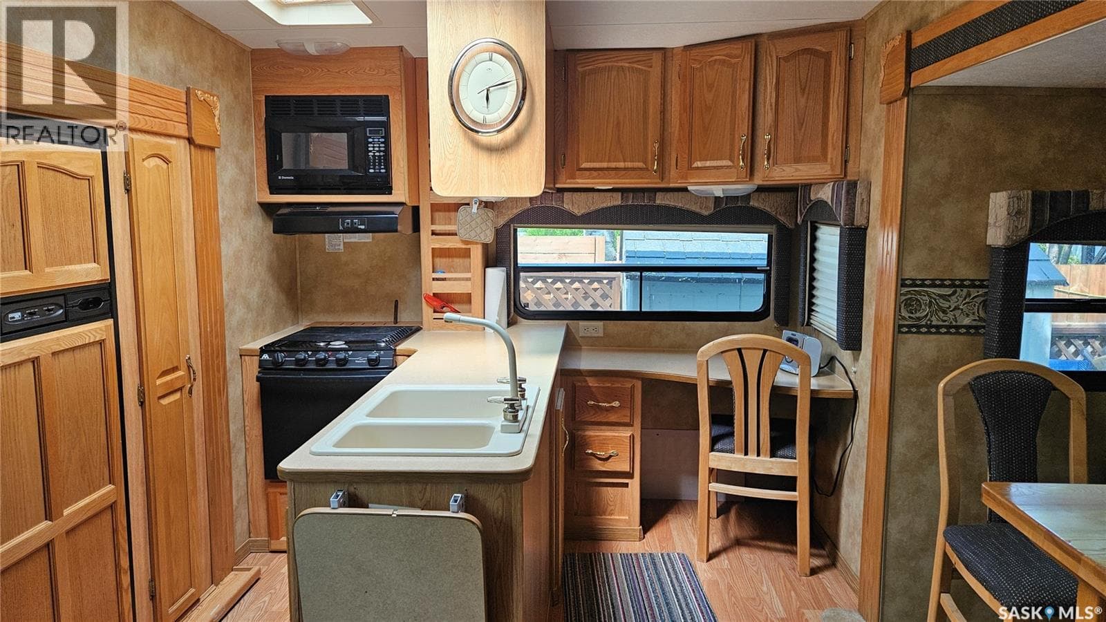 117 Poplar Beach — photo 4