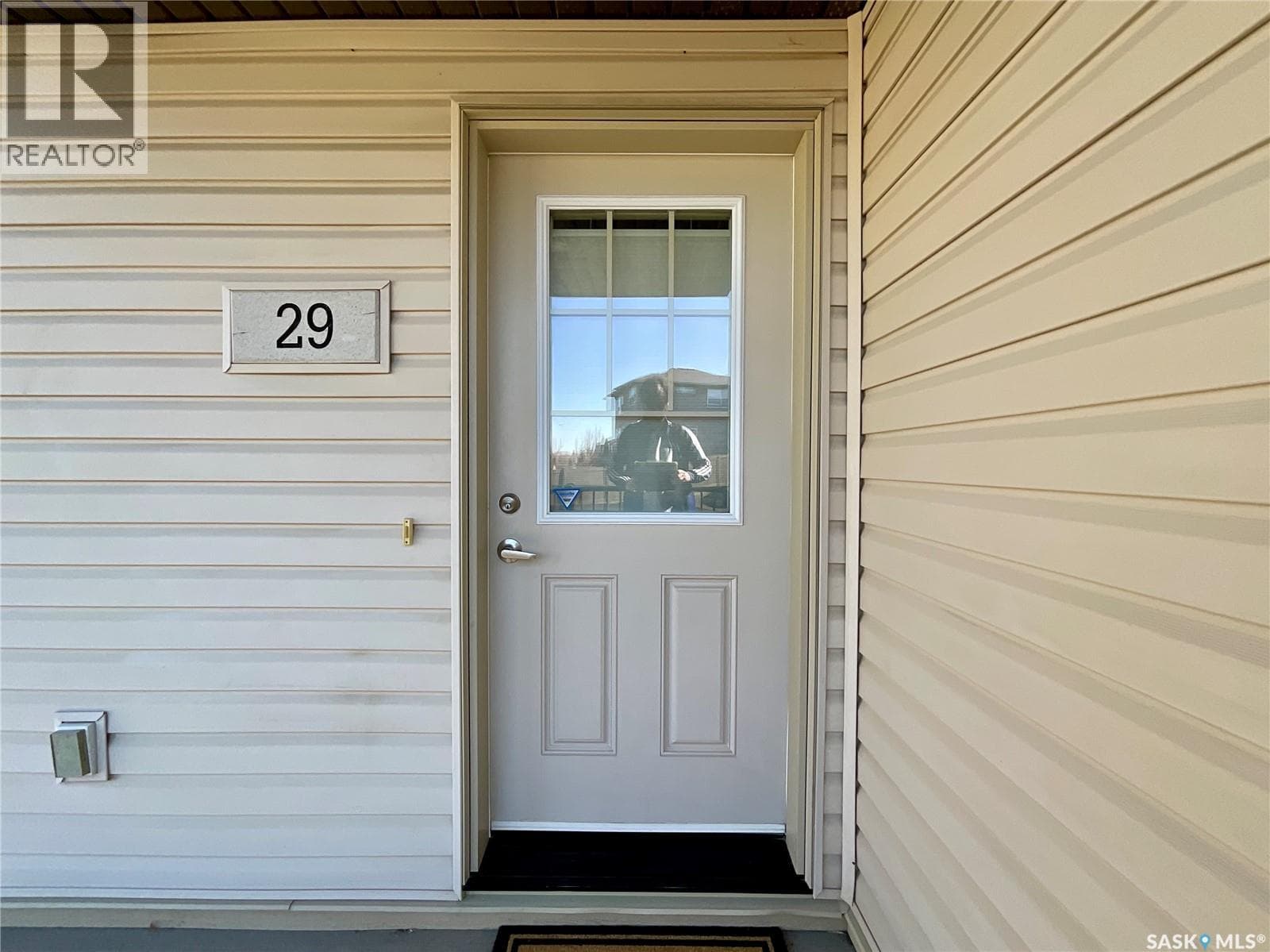 29 5545 Blake CRESCENT — photo 4