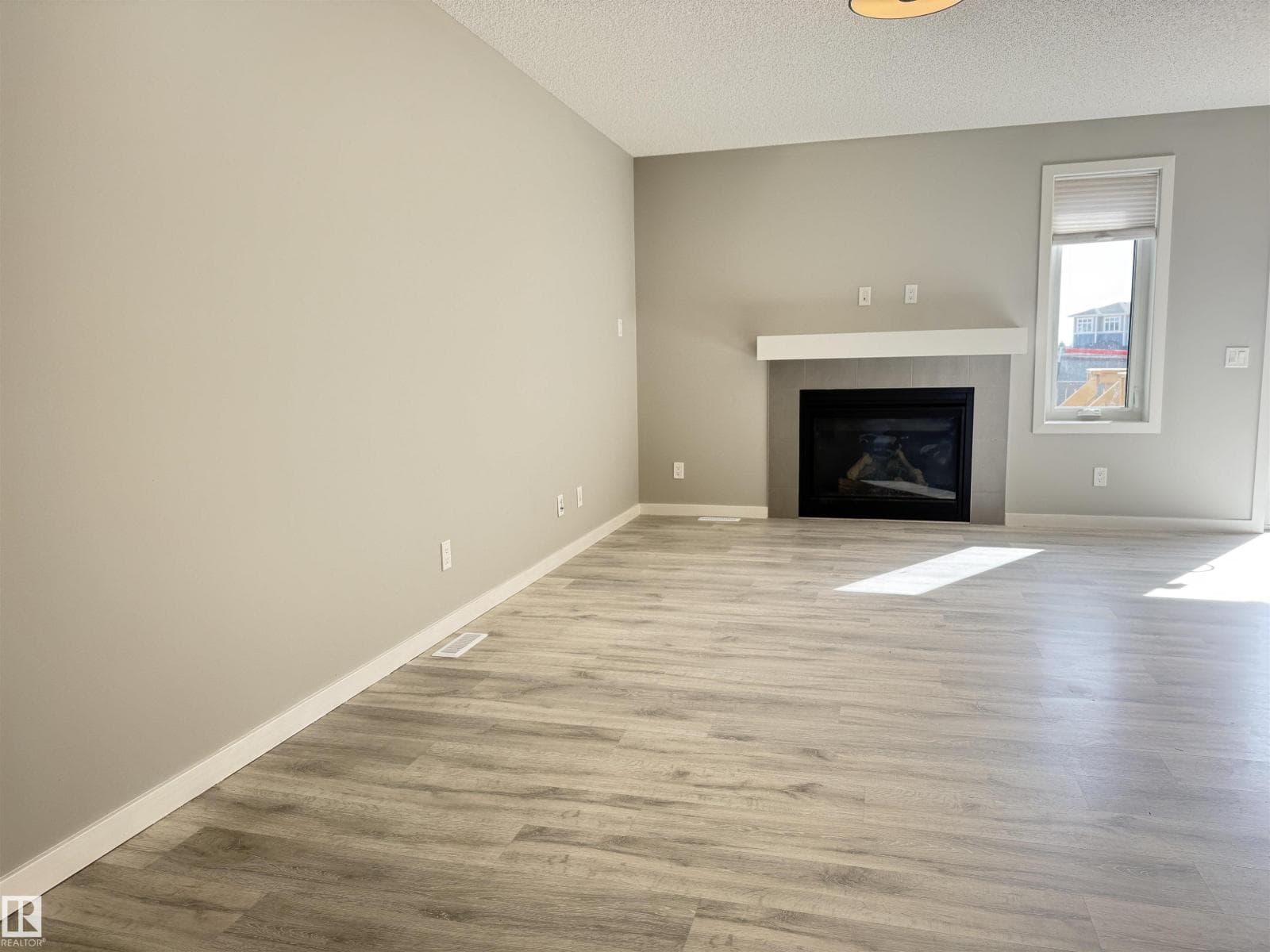 12613 45 ST NW — photo 4